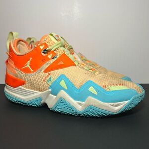 Mens JORDAN Westbrook One Take Melon Tint Baksetball Sneakers / Size 10